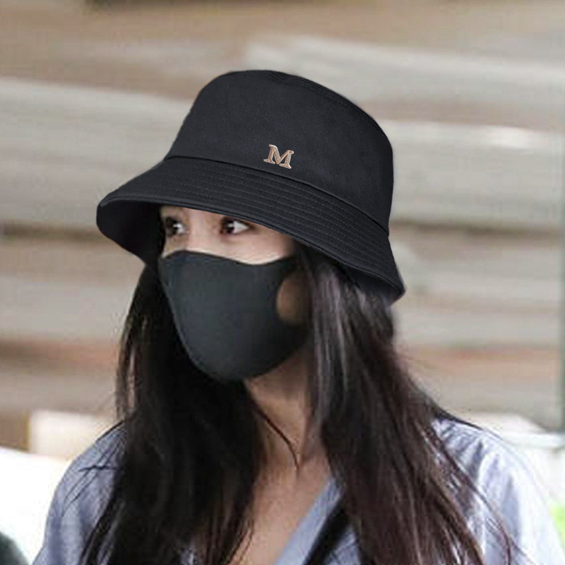 明星防曬帽，時(shí)尚防護(hù)的完美結(jié)合，打造夏日炫酷新風(fēng)尚！