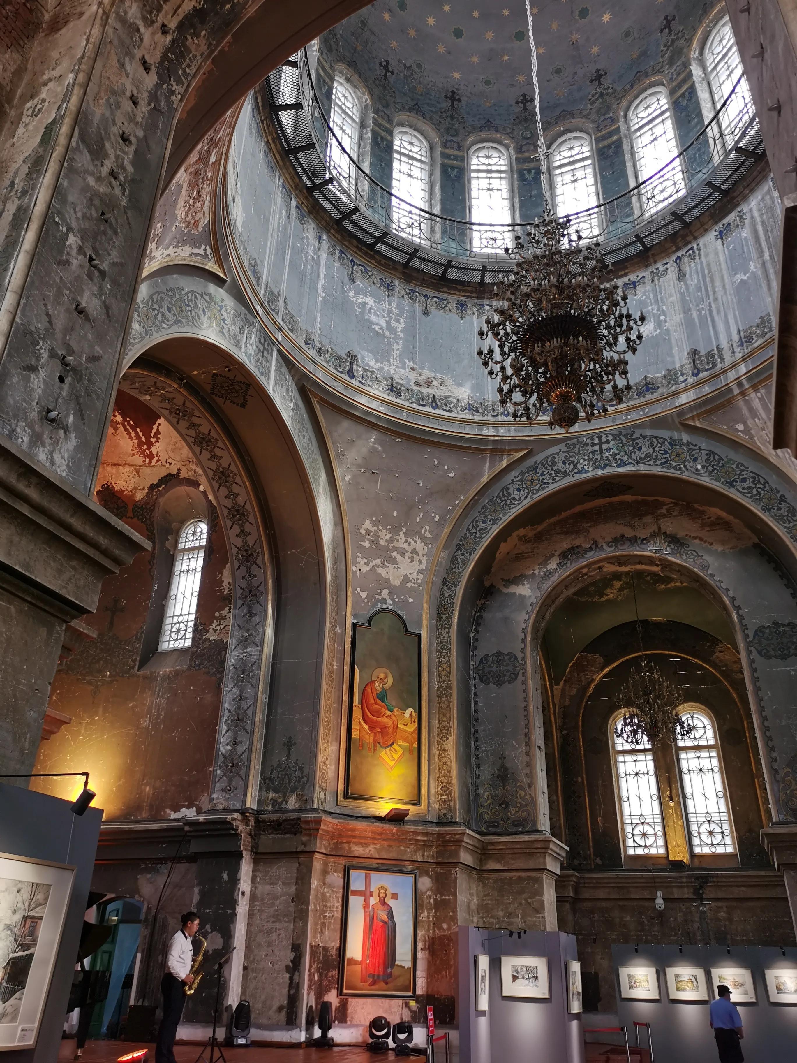 夜幕下的哈爾濱演員，演技與角色魅力的深度探討