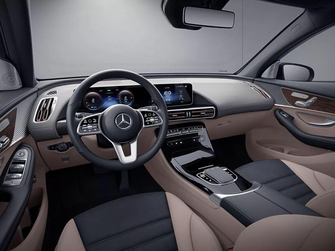 奔馳尖端科技深度解析，小巷中的隱藏寶藏之謎