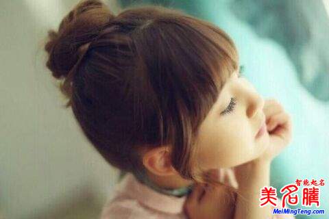 揭秘?zé)衢T女生網(wǎng)名背后的故事，變化、學(xué)習(xí)與自信的力量