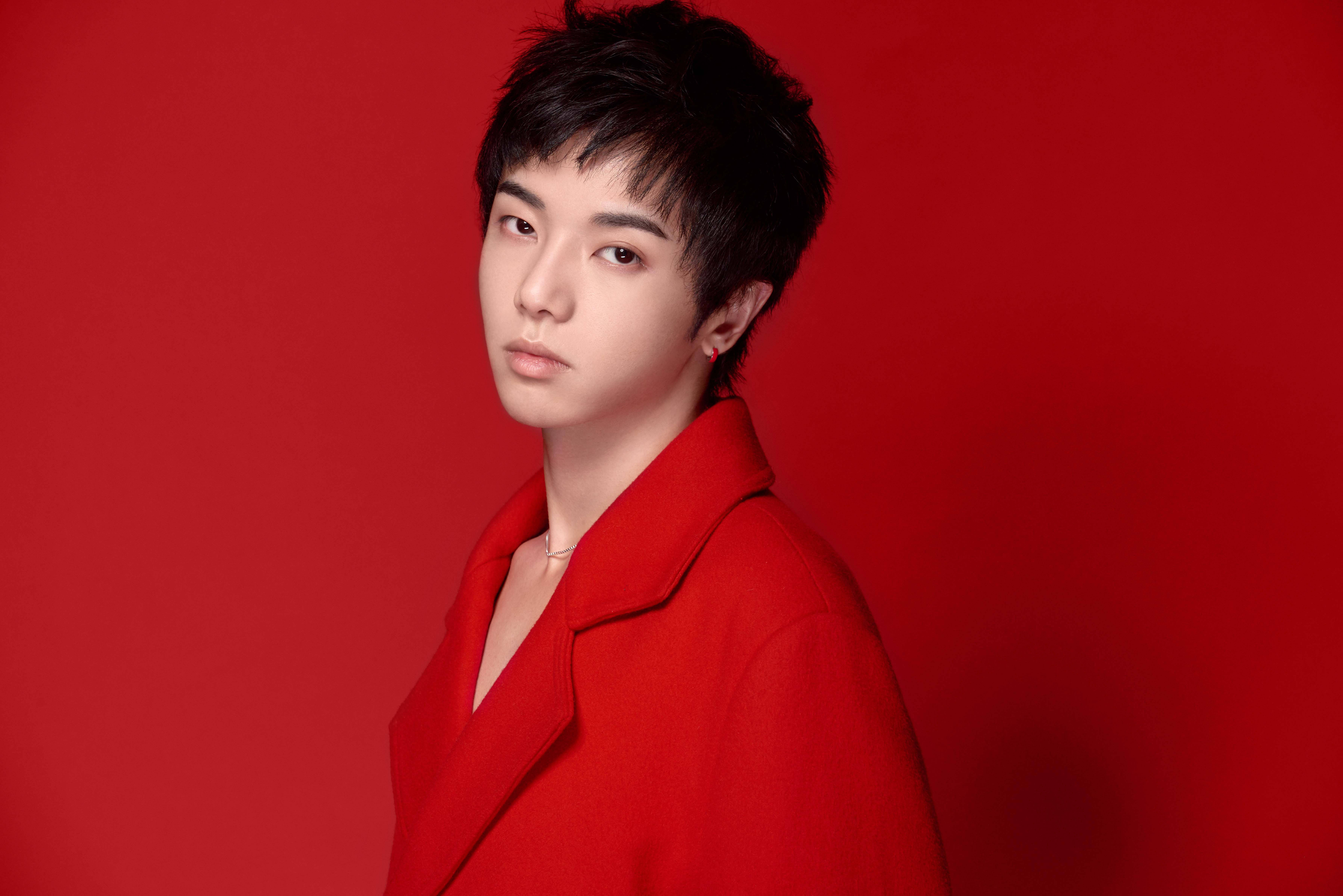 華晨宇高清壁紙，音樂與藝術(shù)的極致融合之美