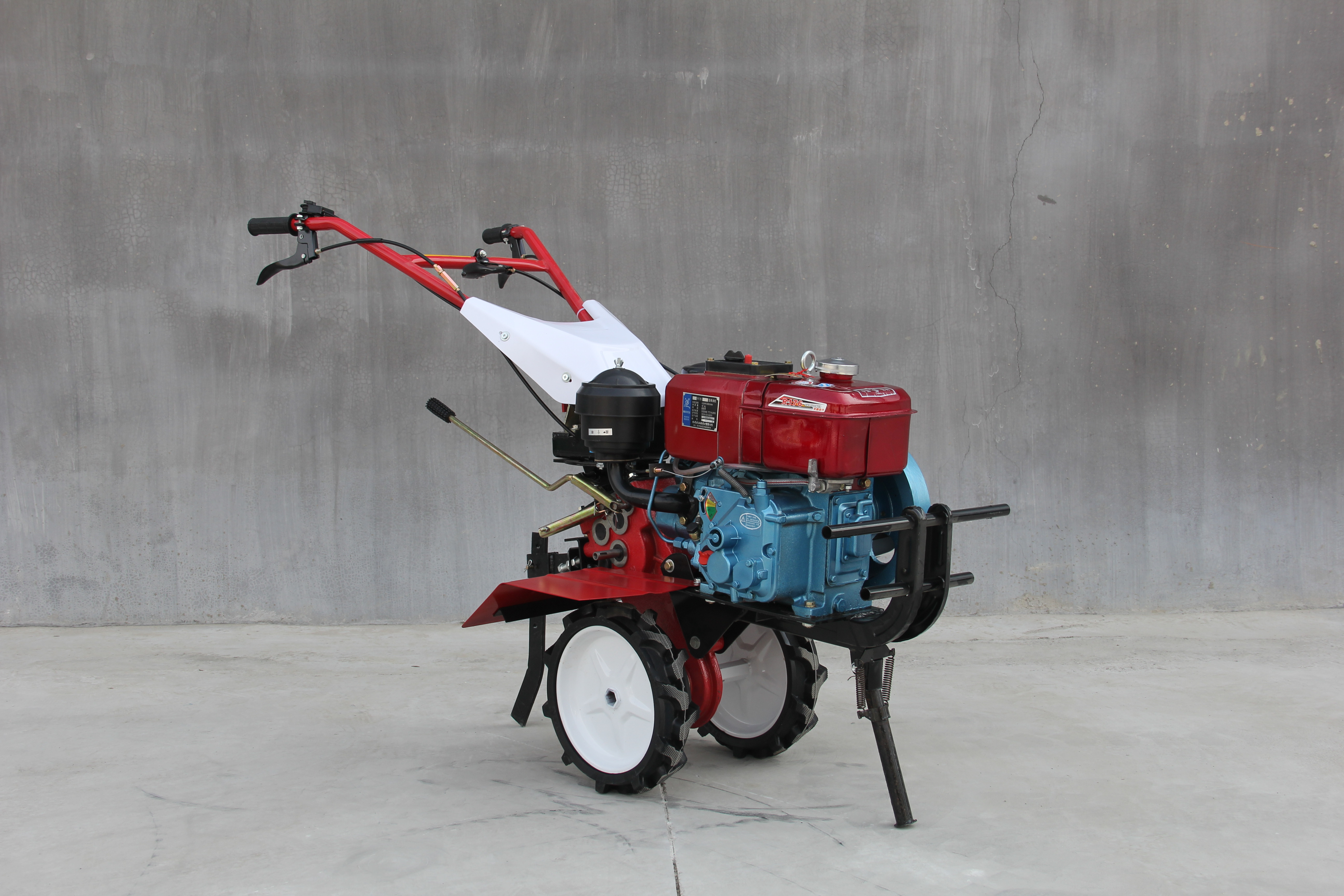 最新小型耕地機械，農(nóng)業(yè)革新的時代進步產(chǎn)物