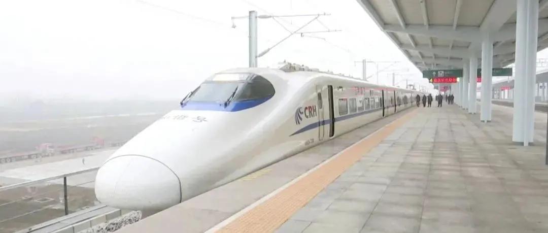 荊州機場最新動態(tài)，小巷深處的航空新篇章與美食驚喜探索