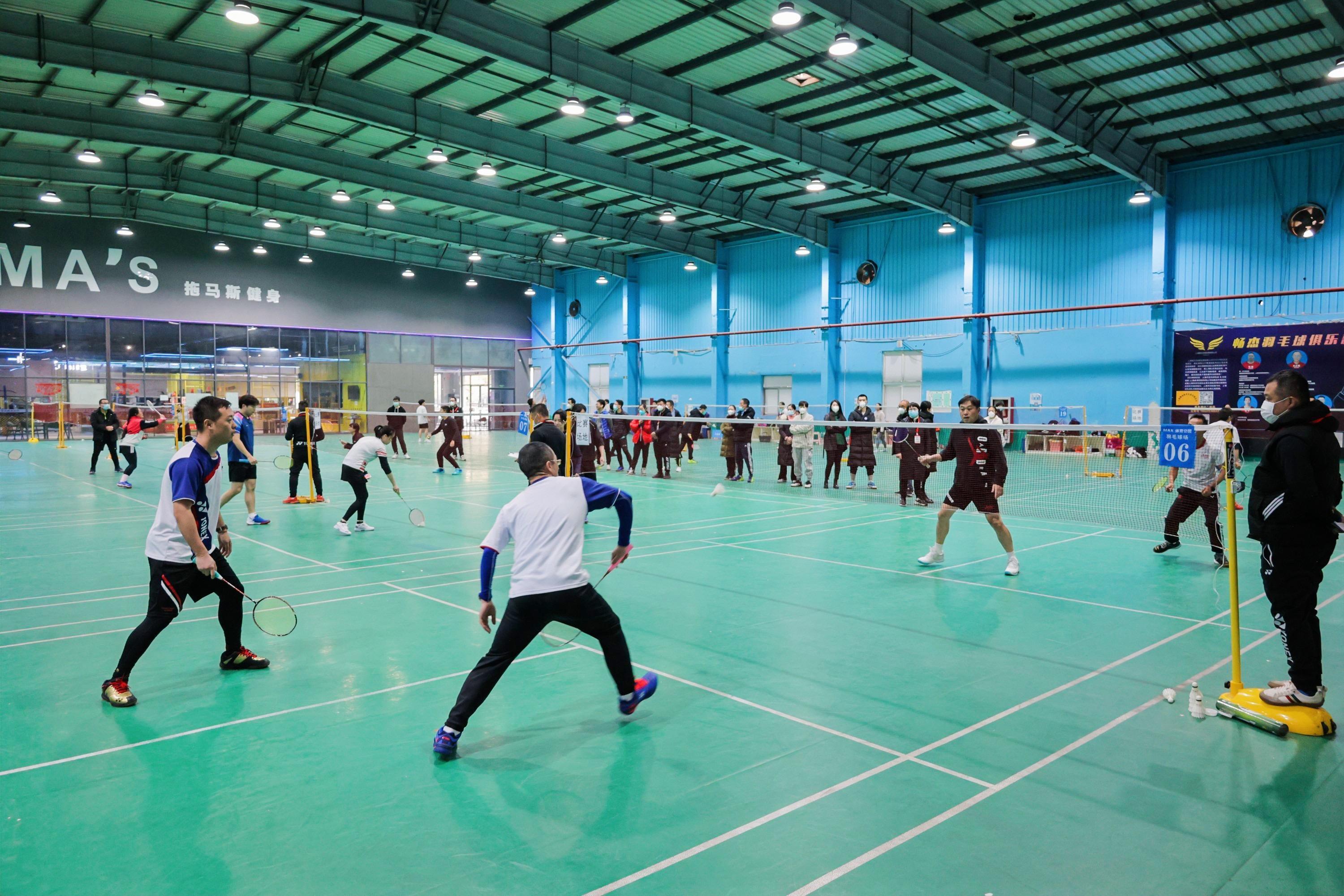 社區(qū)羽毛球比賽，促進交流與健康的積極活動