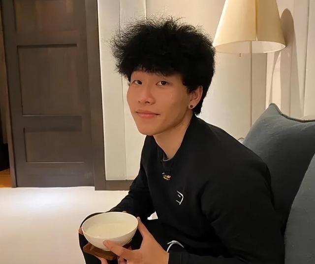 陳坤孩子母親最新消息,陳坤孩子母親最新消息，一場(chǎng)自然美景之旅，尋找內(nèi)心的平和與寧?kù)o