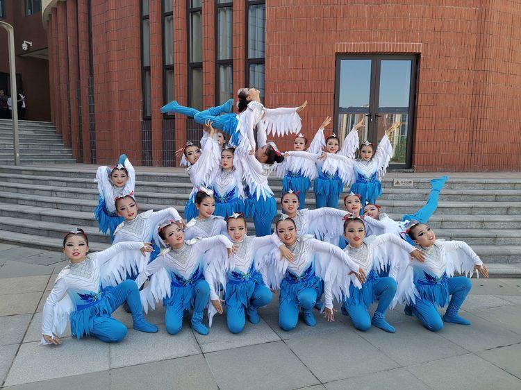 小學(xué)校園舞蹈展示，舞動童年，愛與陪伴的溫馨篇章