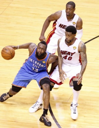 NBA總決賽奇跡之夜與籃球友情的溫暖故事，一場(chǎng)籃球比賽的傳奇之旅