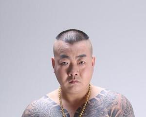 天津喜劇演員，尋找內(nèi)心平靜的喜劇之旅