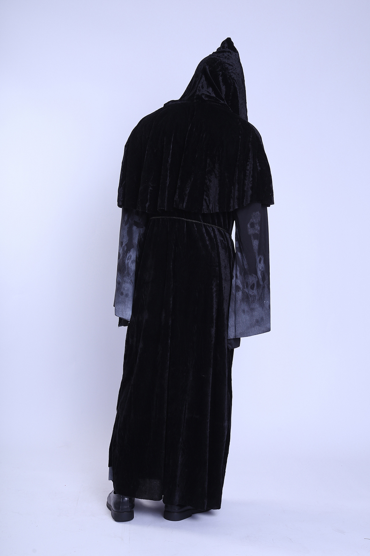 最新鬼服,最新鬼服，小巷深處的神秘小店