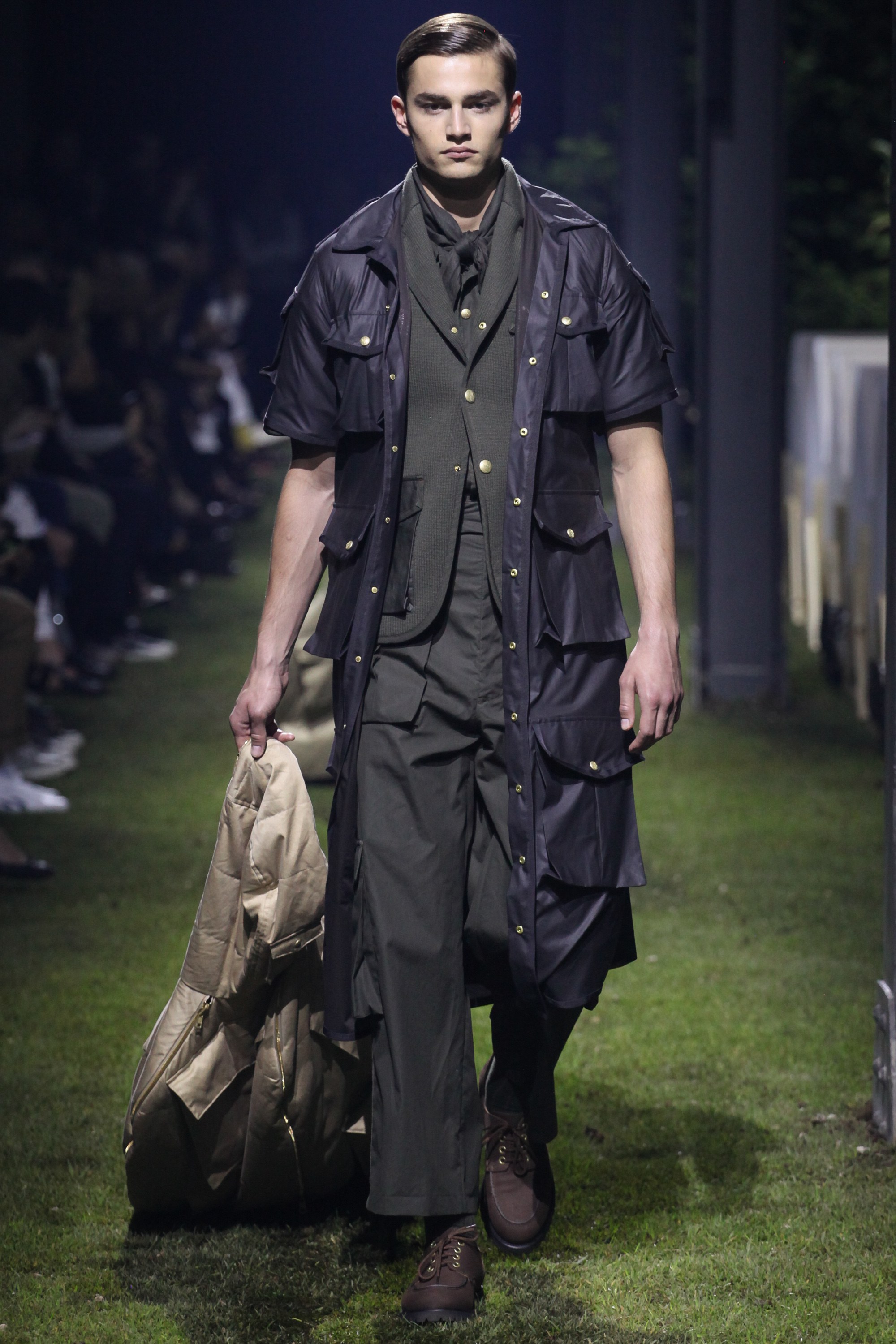 最新男裝周，時(shí)尚變遷中的自我挑戰(zhàn)與成長(zhǎng)之旅探索