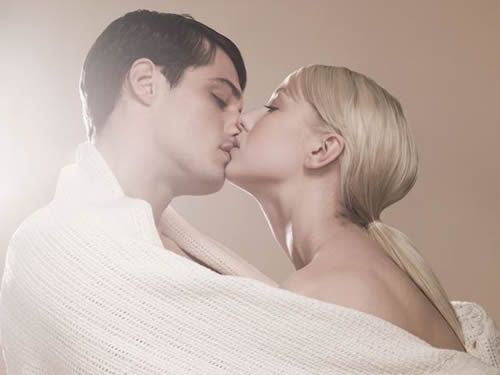 深度解析夢境中的奇妙邂逅，夢見與明星接吻的奧秘