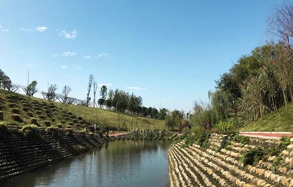 成都龍泉西河新工程，自然美景的探索之旅