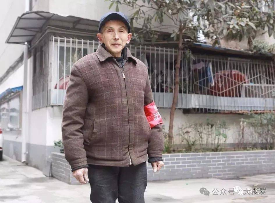 門衛(wèi)老董，日?，嵤碌臏嘏勺钚抡鹿?jié)