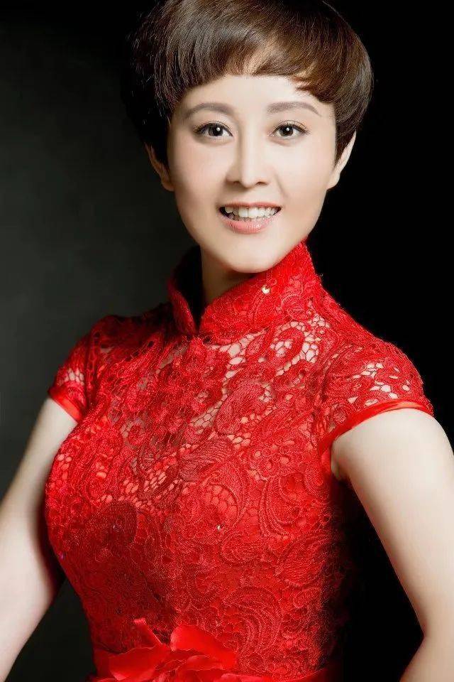 賽鳳的演員，影視界的璀璨明珠閃耀時(shí)刻