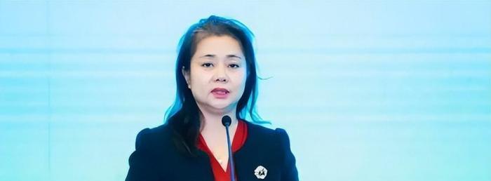 小明星照片背后的故事與影響，星光閃耀背后的真實(shí)影響