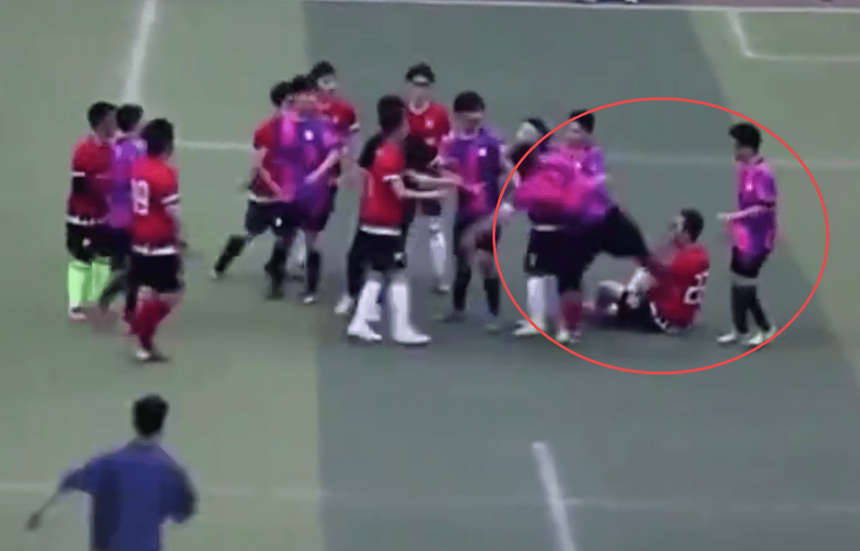 熱血沸騰的踩踩踩比賽視頻，競(jìng)技瞬間，挑戰(zhàn)你的極限！