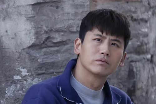 演員于曉關(guān)，炸裂演技與無法擋的魅力