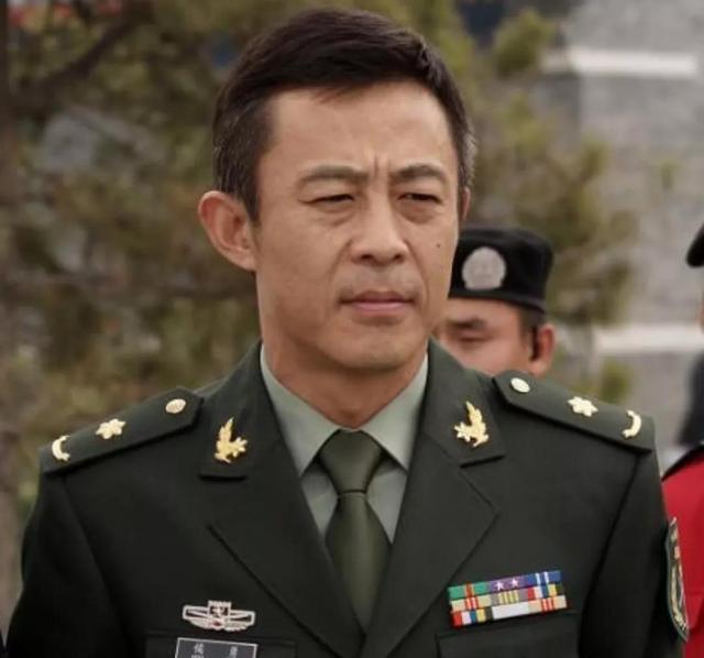 李幼斌，軍銜最高的明星，榮耀與地位的象征