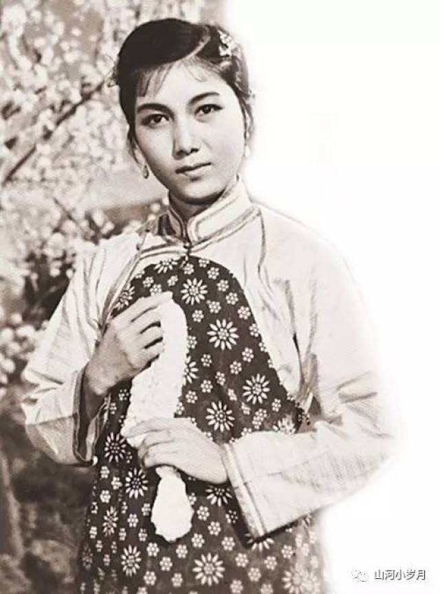 揭秘香港演員劉巧兒，星光璀璨，演技炸裂的熒幕魅力！