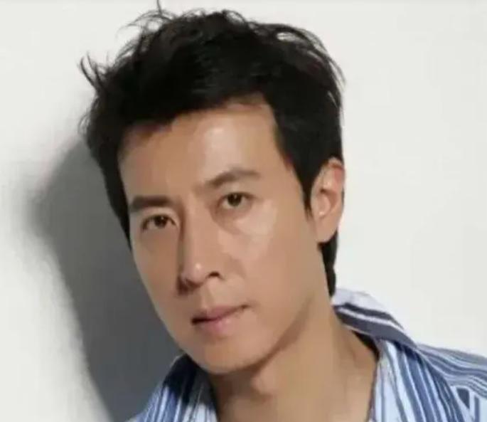 老演員于洋，自信與成就感的勵(lì)志人生，熒屏內(nèi)外都閃耀的傳奇故事