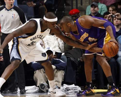 科比巔峰時期的比賽錄像，展現(xiàn)變化、自信與成就的力量傳奇時刻