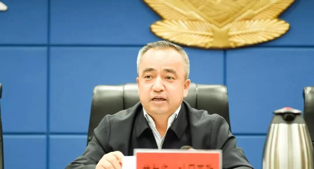 新疆組織部最新任命下的驚喜發(fā)現(xiàn)，探秘小巷特色小店