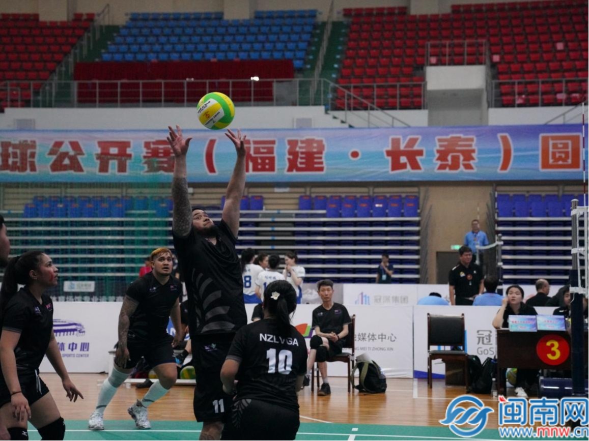 男子氣排球比賽，見證力量與成就感的源泉，自信閃耀瞬間！