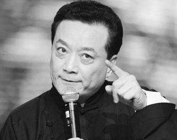 小品演員王平與小巷中的獨特風味，隱藏版特色小店的探索之旅