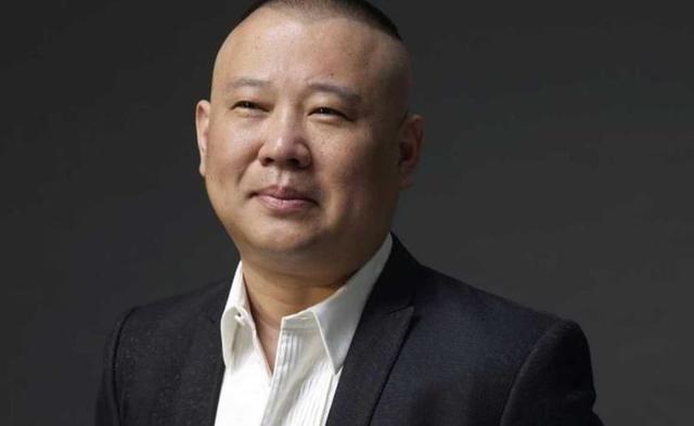 大腦袋演員的高科技產品展示與介紹