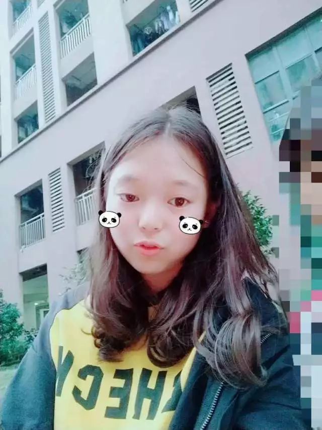 李詩詩探秘小巷之旅，遇見獨特小店揭秘其秘密