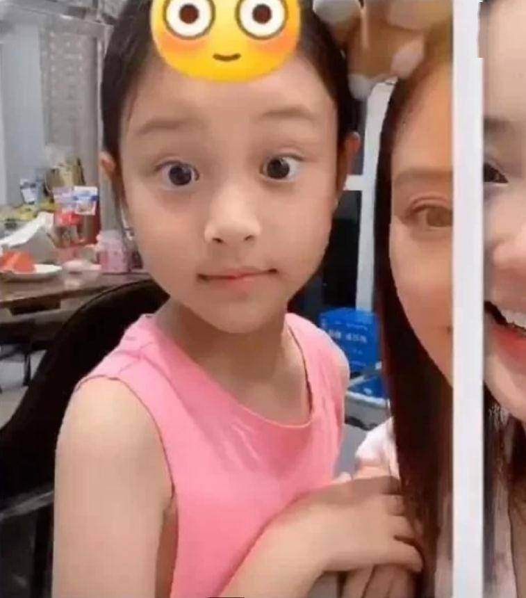 甜馨最新動(dòng)態(tài)，成長、發(fā)展與科技影響下的成長軌跡