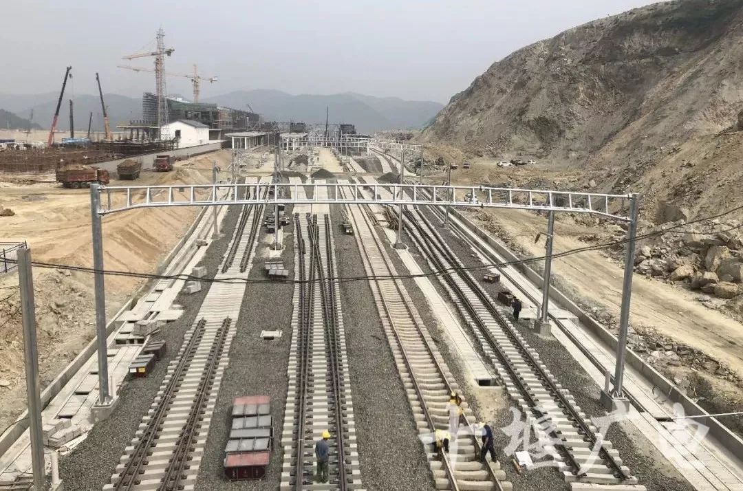 漢十高鐵最新進(jìn)展，速度與科技的融合，智能出行新時代的開啟