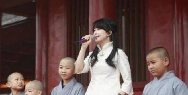 明星拜佛之旅，心靈平靜的追尋