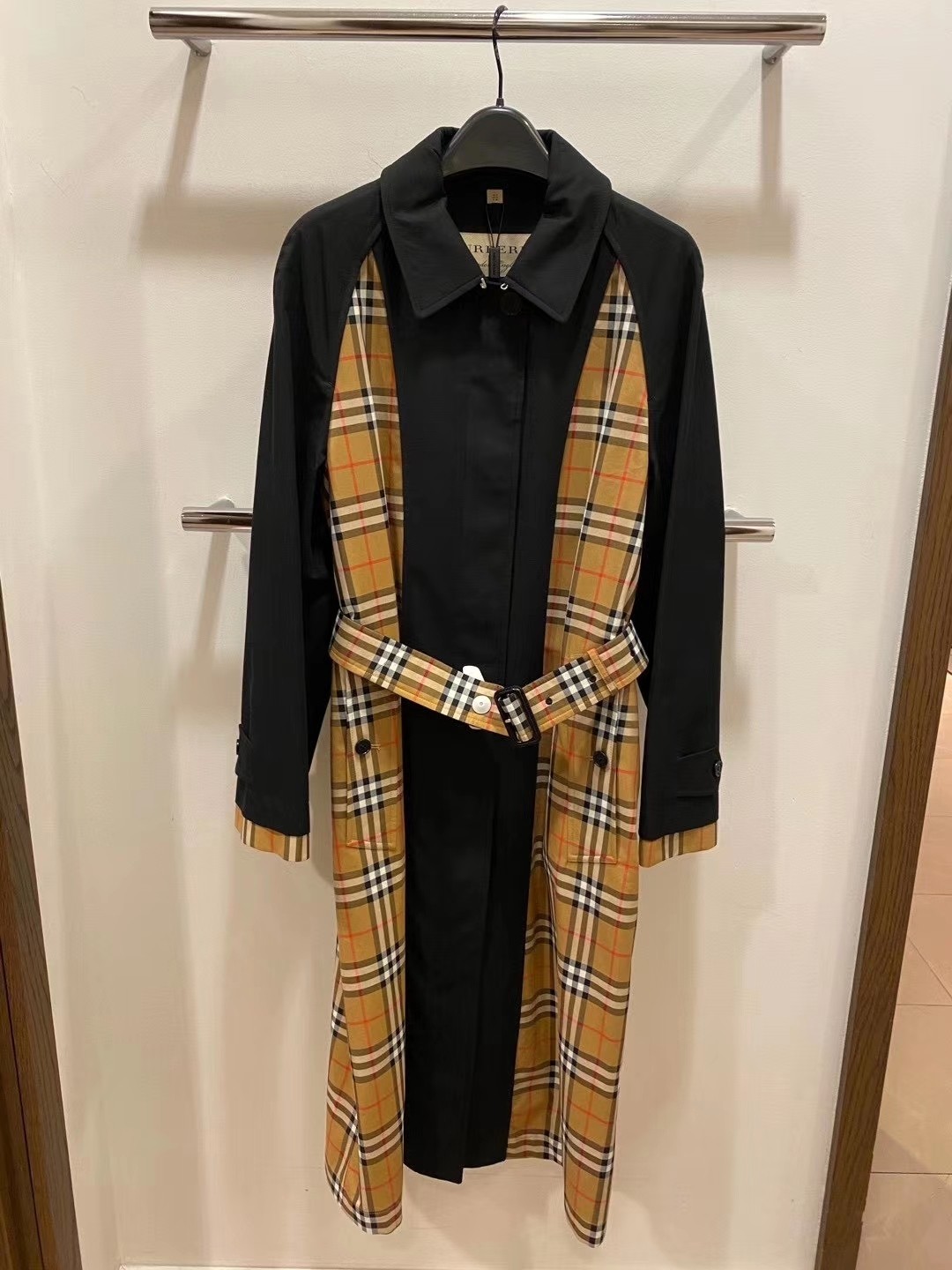 巴寶莉新款風衣，時尚巔峰之選，引領(lǐng)潮流新風尚