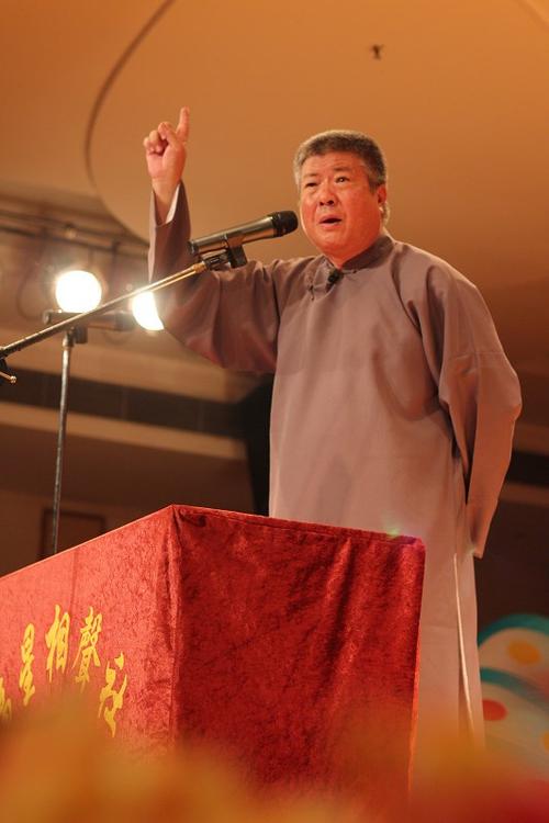 相聲演員柏林與巷弄深處的驚喜探索——一家獨特小店的奇遇記