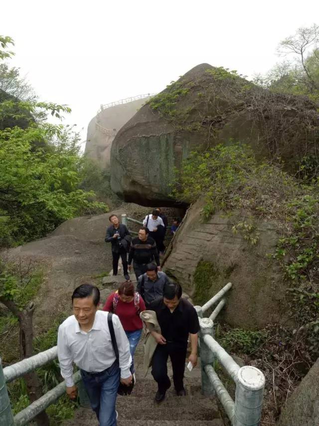 巨石山引領(lǐng)科技潮流重塑生活體驗(yàn)新動(dòng)態(tài)