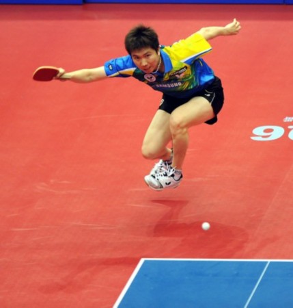 乒乓球國際賽場小球見證成長與力量之路