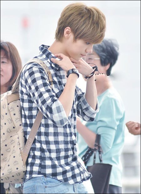 鹿晗最新周邊，日常小確幸與友情溫暖相伴的時光