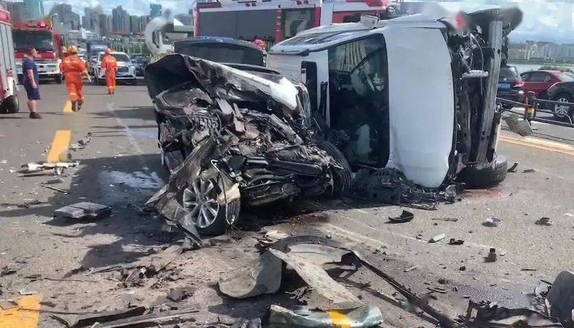 巴馬車禍現(xiàn)場令人痛心，最新事故報道