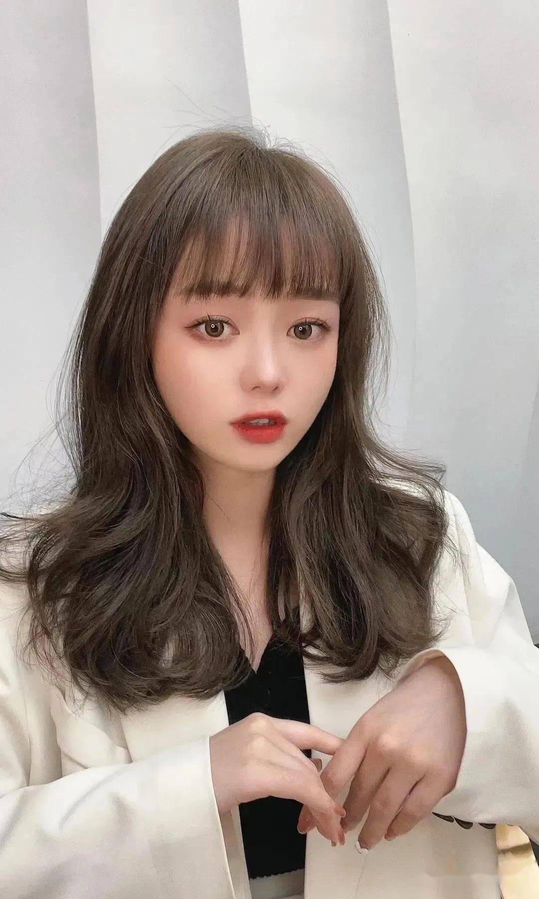 最新流行發(fā)型造型詳解，步驟指南與造型展示