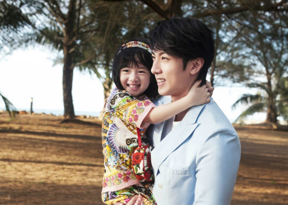 吳尊與女兒探秘小巷美食寶藏，最新發(fā)現(xiàn)與故事