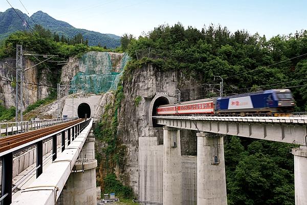 中鐵一局新班子名單，與自然相約，探尋內(nèi)心寧?kù)o之地