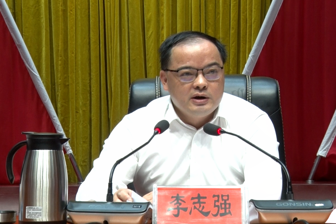 平南鎮(zhèn)書記李志強，勵志之光引領(lǐng)自信之路