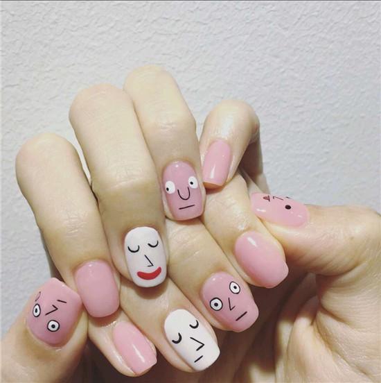 美甲幫最新粉色系列美甲圖片——小靜的美甲奇遇與友情紐帶展示