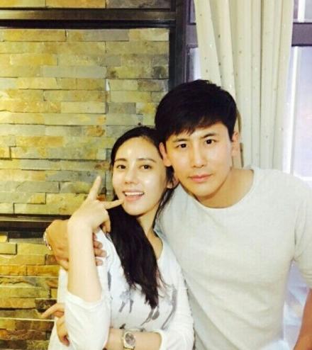 聚焦現(xiàn)代情感與婚姻新動(dòng)態(tài)，同床異夢秋瓷炫最新報(bào)道