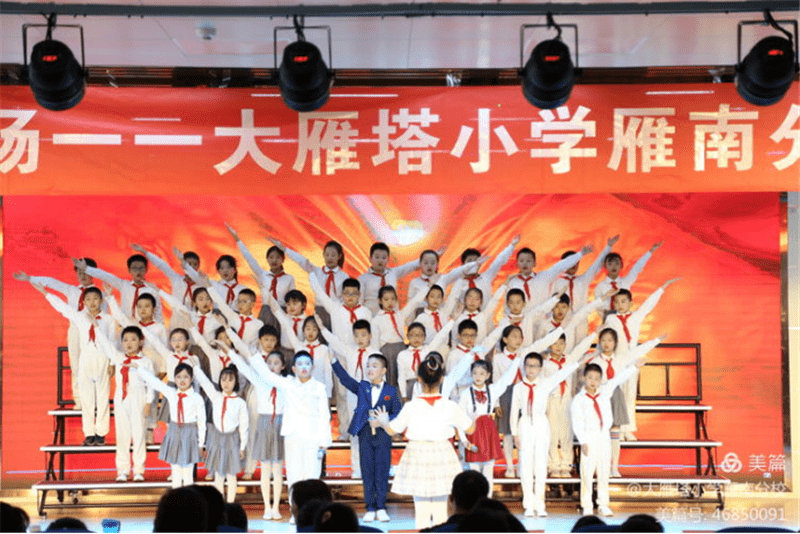 小學(xué)生愛(ài)國(guó)歌曲精選，唱響童年的愛(ài)國(guó)情旋律