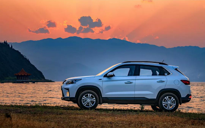 北汽幻速S5最新動態(tài)，路上的奇遇與家的溫馨